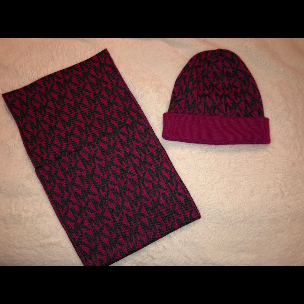 Michael Kors Scarf & Hat Set
